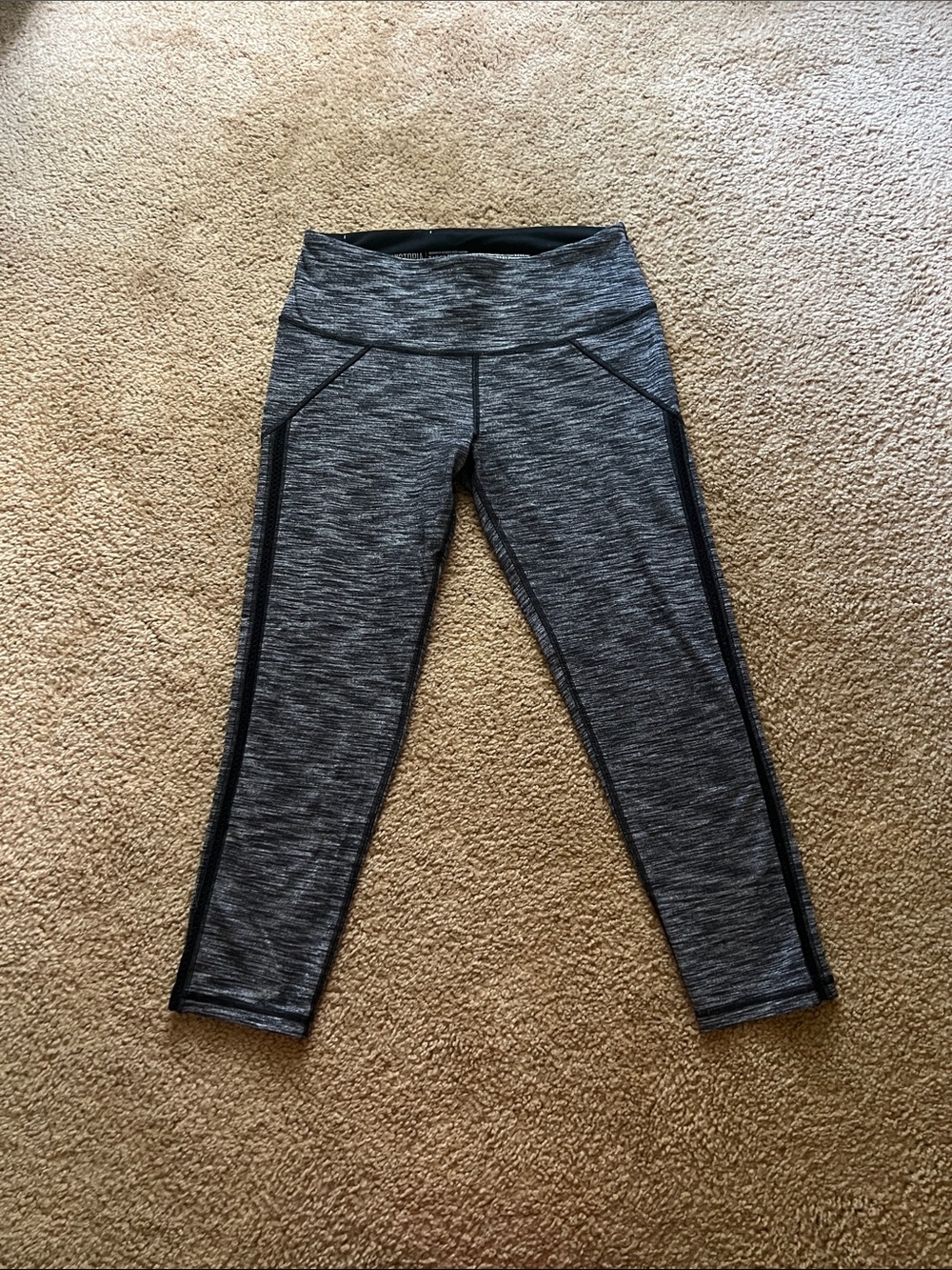 Victoria’s Secret VSX Sport Capri Leggings